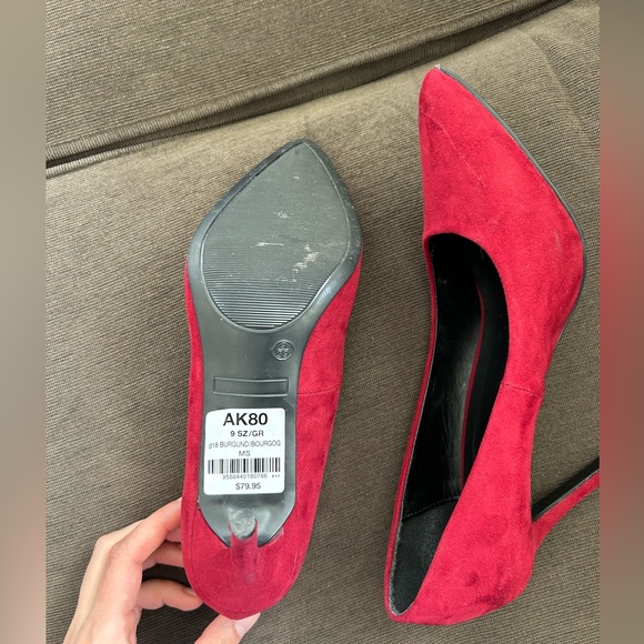 Le Chateau, Burgundy Suede Heels, Size: 9 Women’s, 3.5 inches - Picture 2 of 5